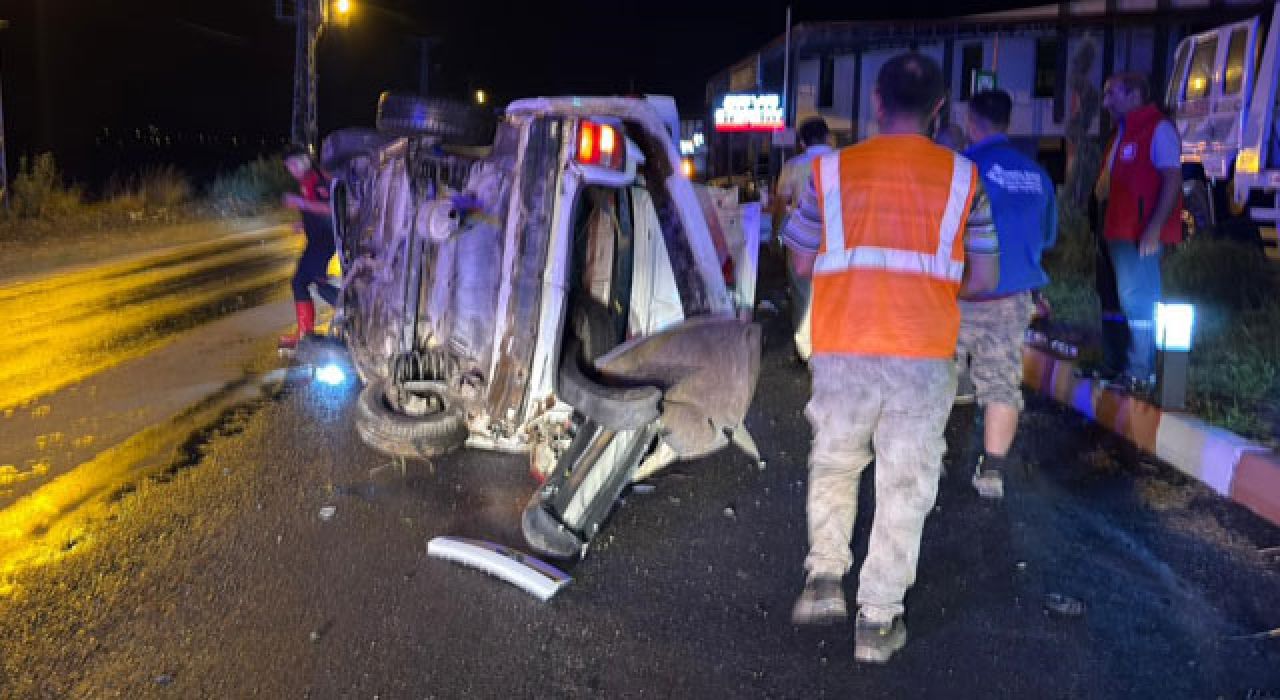 Yağış Nedeniyle Otomobil Takla Attı: 3 Yaralı