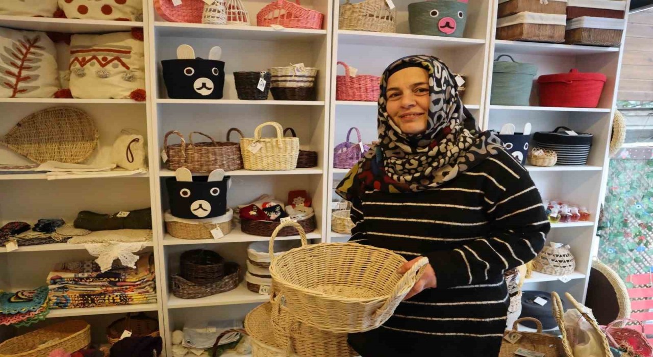 Yalovada kadınların atık kağıttan ürettikleri sepetler ilgi görüyor