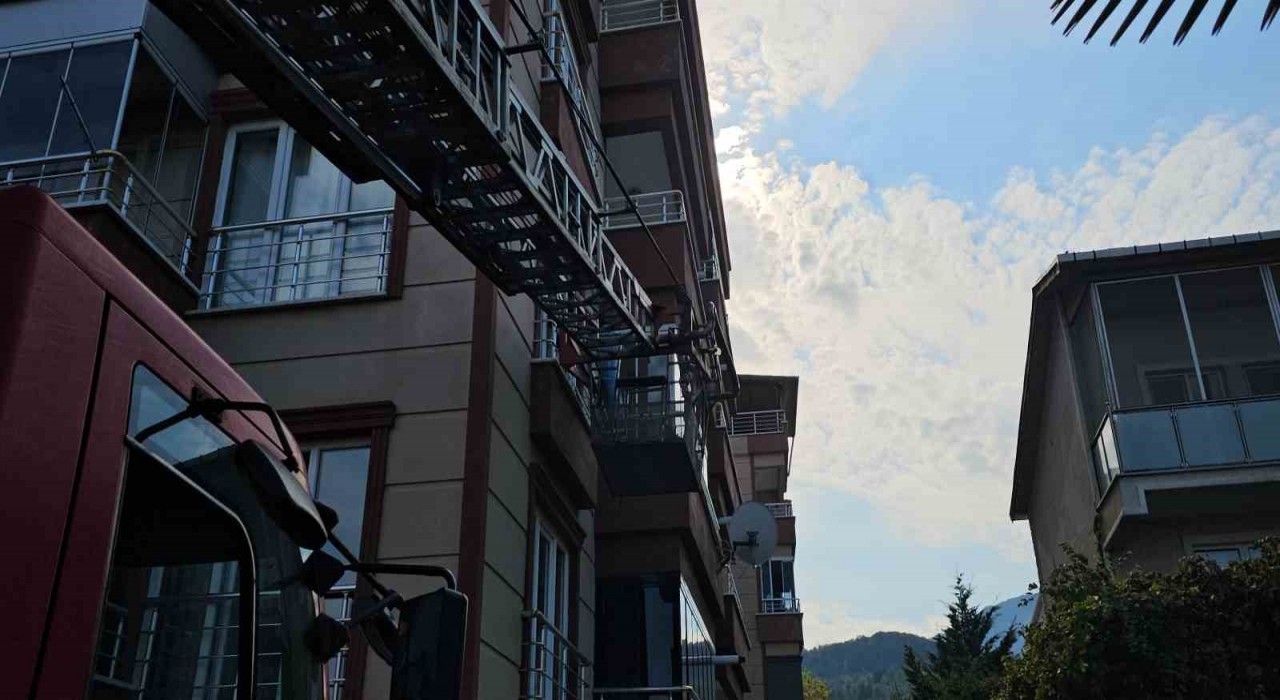 Yaşlı kadın evinde ölü bulundu