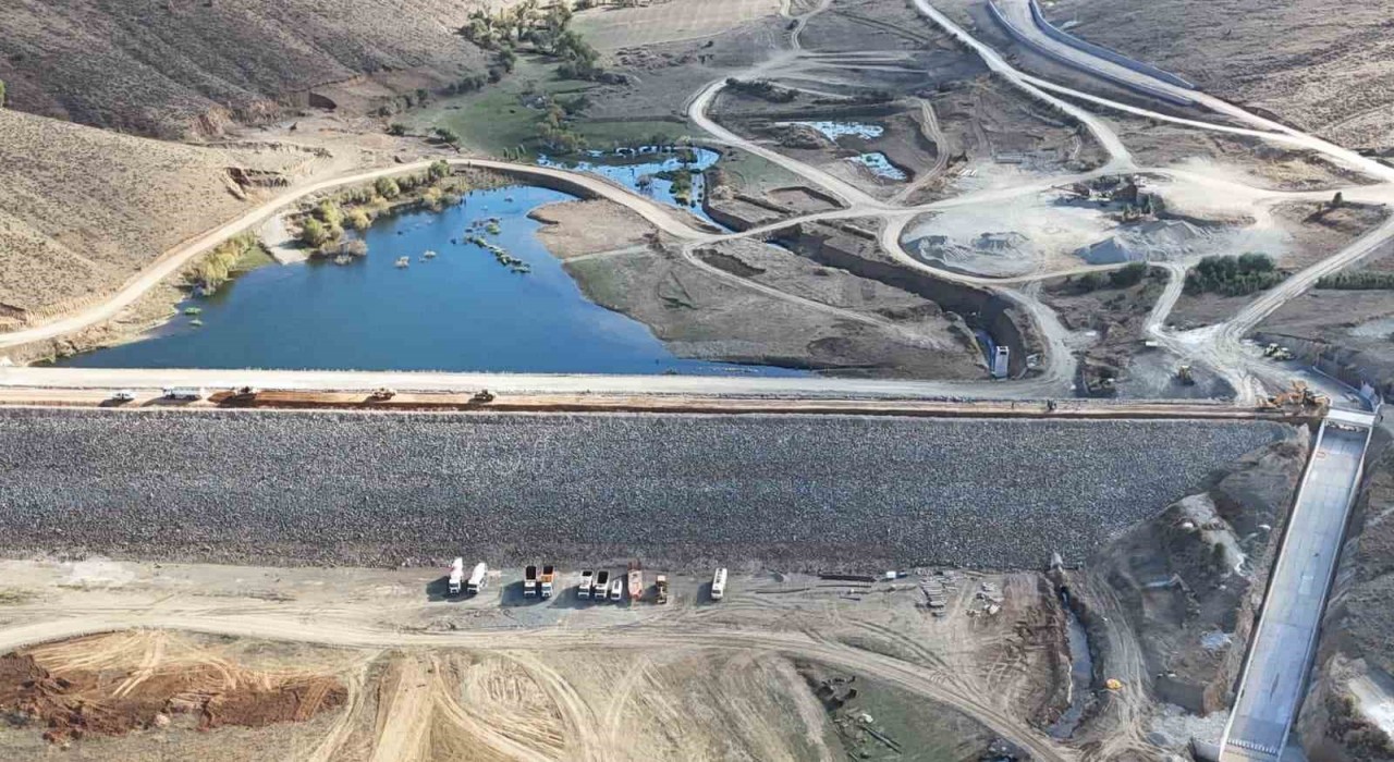 Yelpınar Göleti inşaatında çalışmalar sürüyor