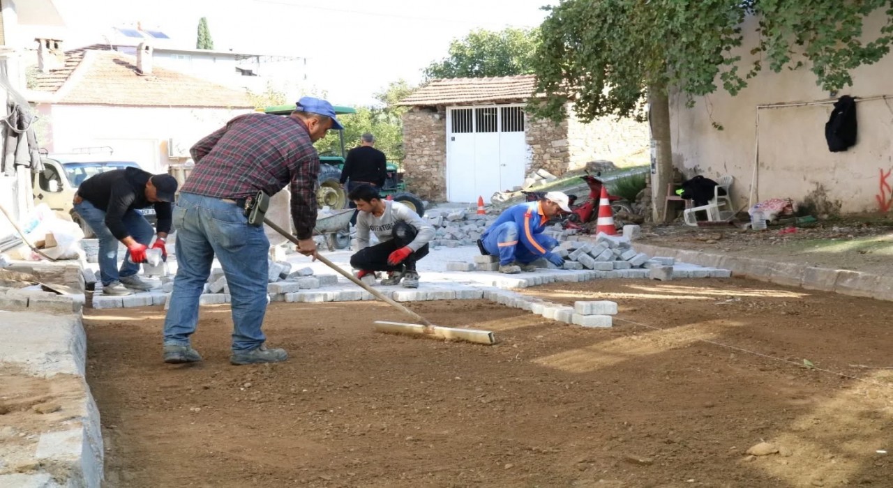 Yenipazarda eş zamanlı çalışmalar sürüyor