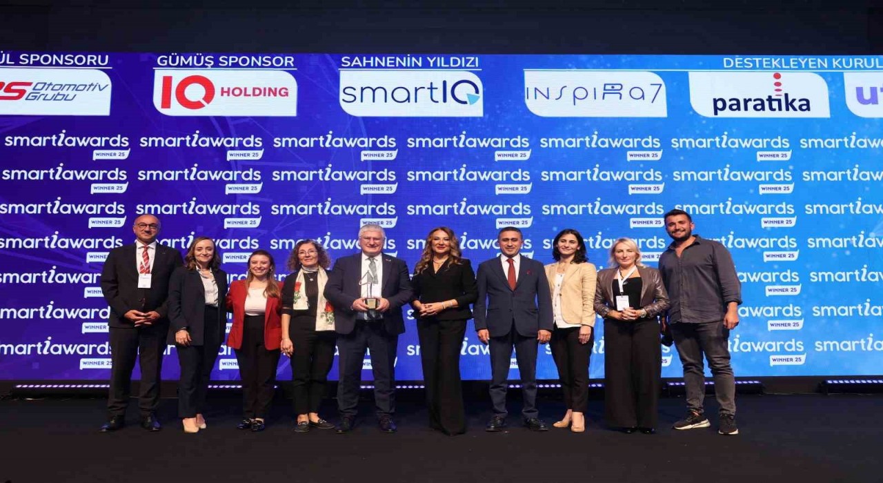 Yılın ekibine Smart-i Awards 2025te altın ödül