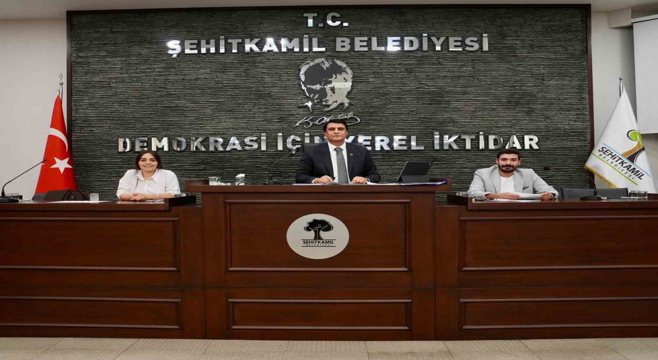 Yılmaz, yardımcılarını açıkladı