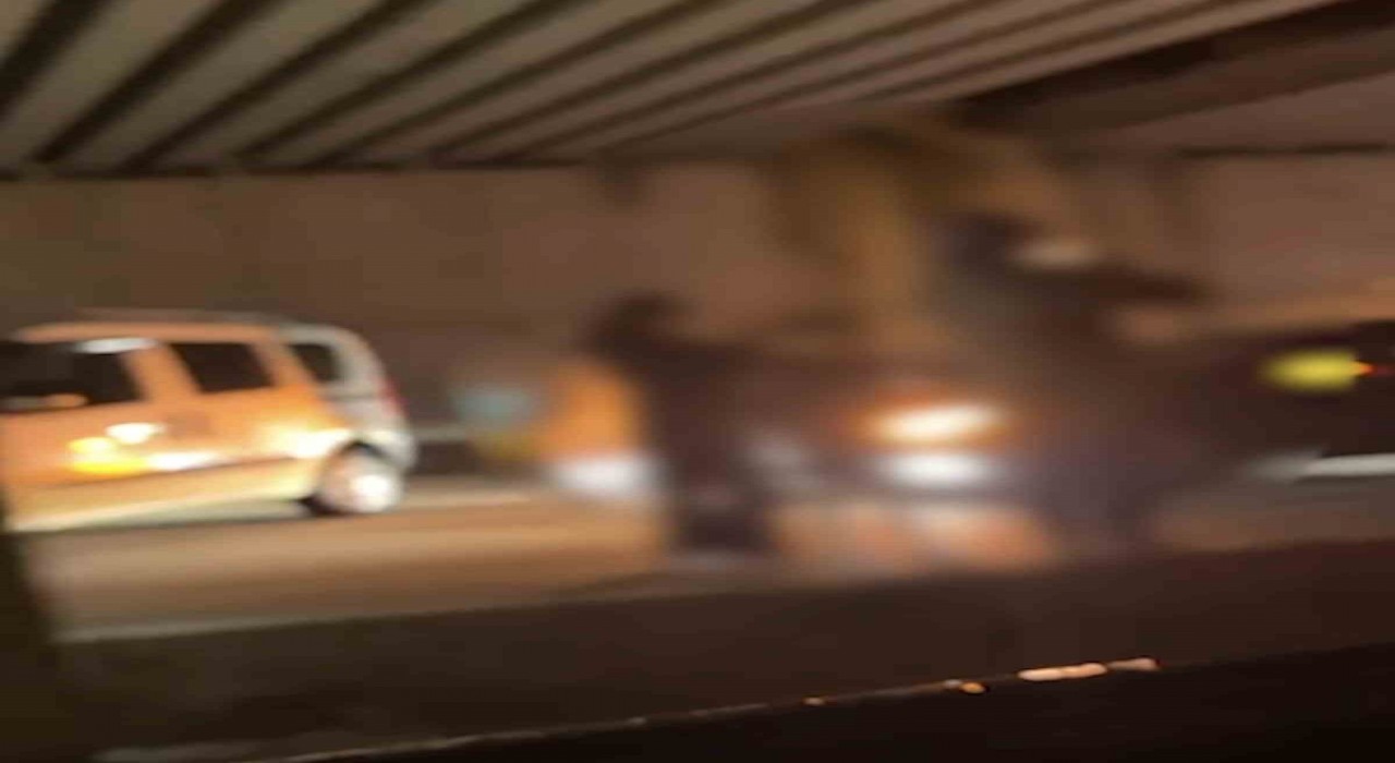 Yol kapatarak eğlenen 4 sürücüye cezai işlem