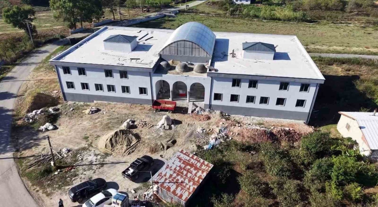 Yufkadan fındığa, gönülden tuğlaya: Kaynarca halkı Kuran Kursu için el ele