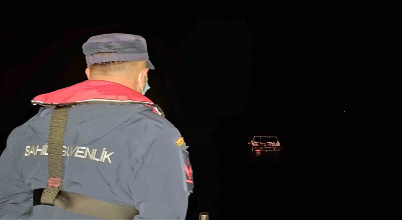 Yunanistan, 18i çocuk 46 düzensiz göçmeni ölüme terk etti