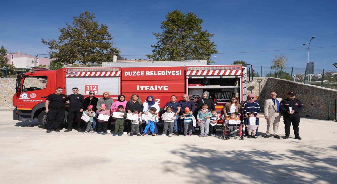 Yüzlerindeki tebessüm dünyaya bedel