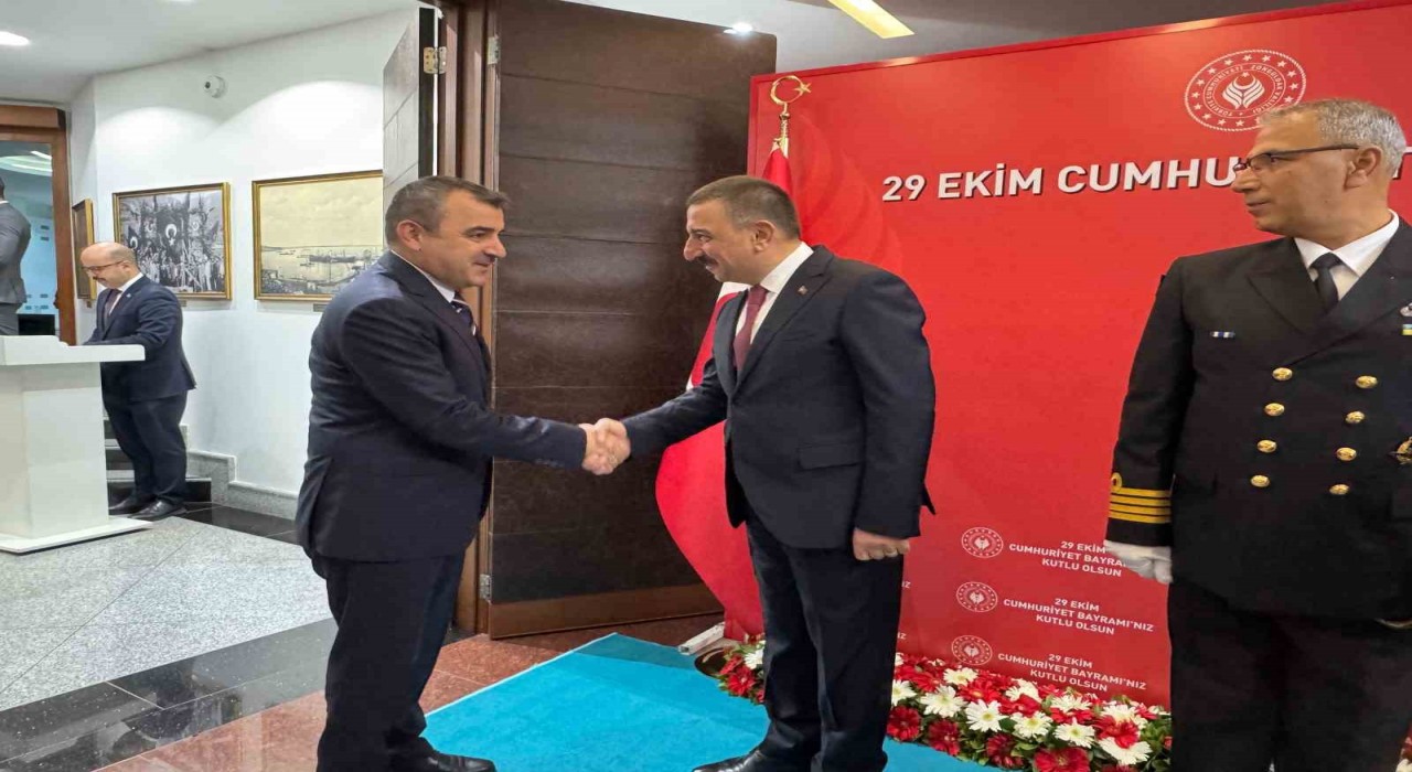 Zonguldakta 29 Ekim Cumhuriyet Bayramı tebrikat töreni gerçekleştirildi