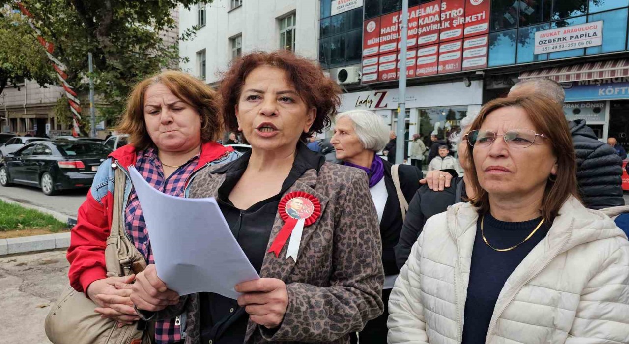 Zonguldakta CHP Merkez İlçe Kadın Kolları yöneticileri görevlerinden istifa etti