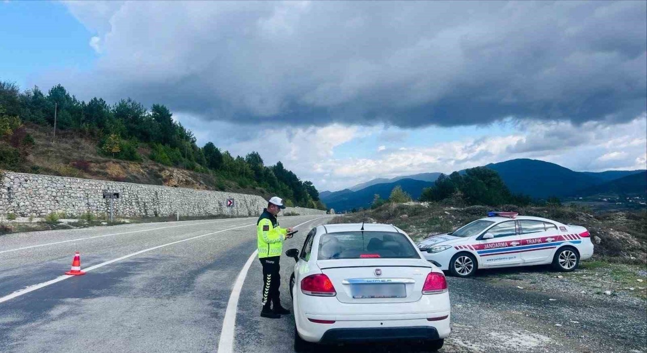 Zonguldakta emniyet ve jandarma ekiplerinden kapsamlı denetim