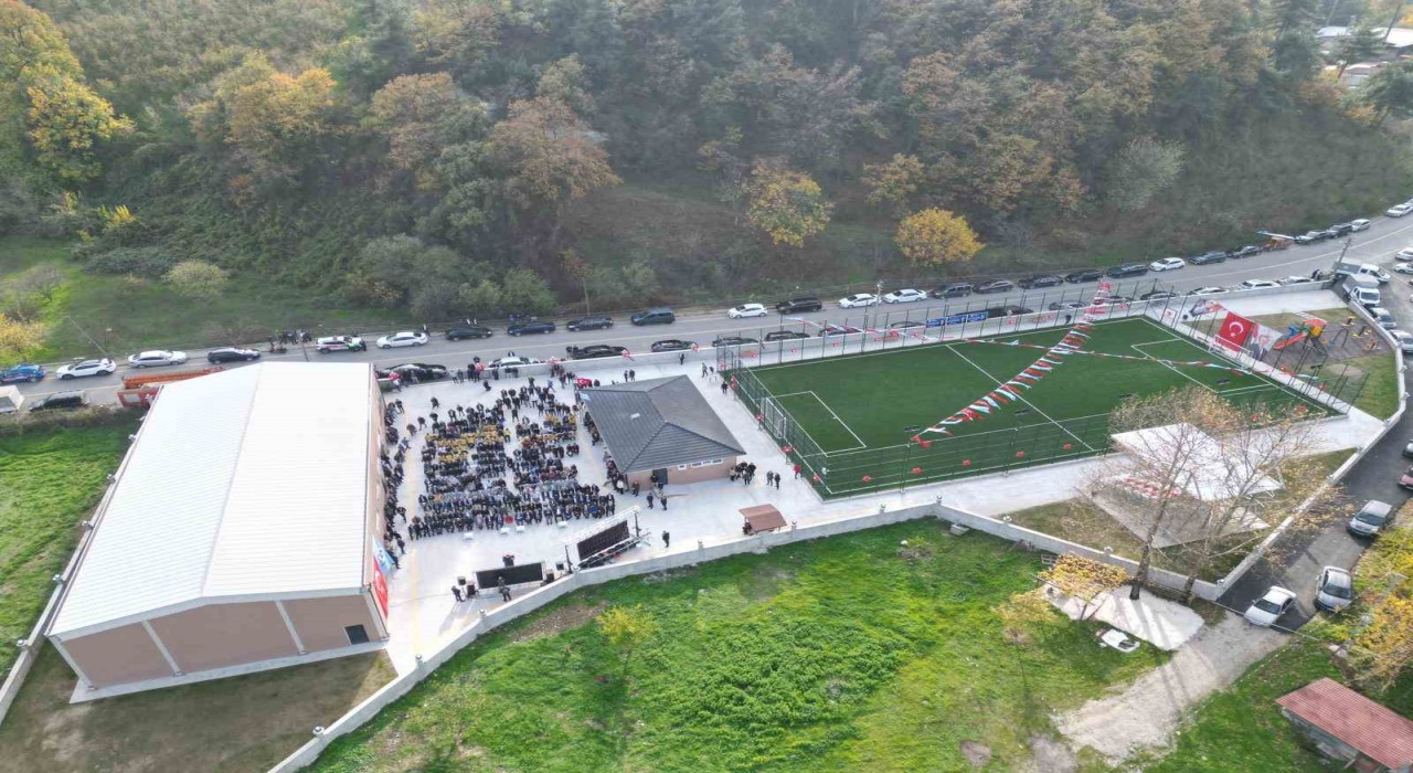 20 milyon liraya mal olan spor kompleksi törenle açıldı