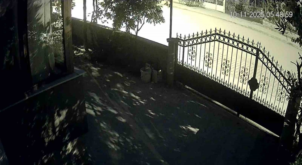 4.5 büyüklüğündeki deprem kamerada