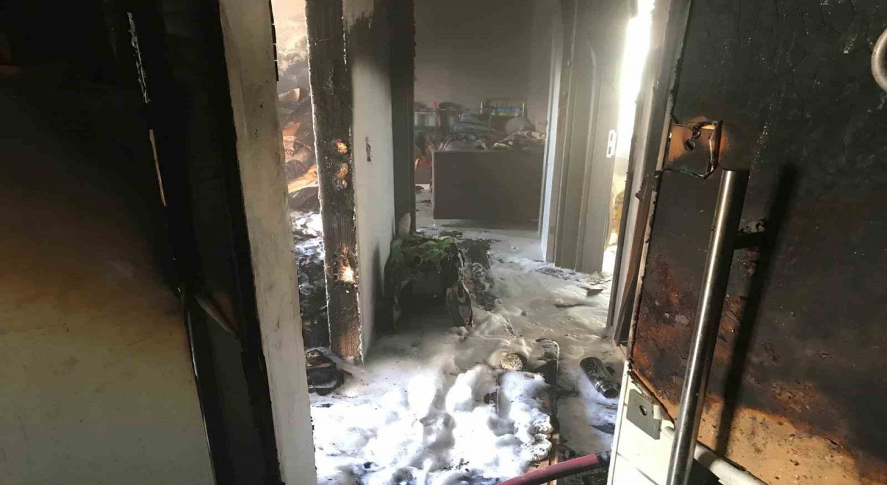 600 Evler Mahallesinde apartman dairesinde yangın paniği