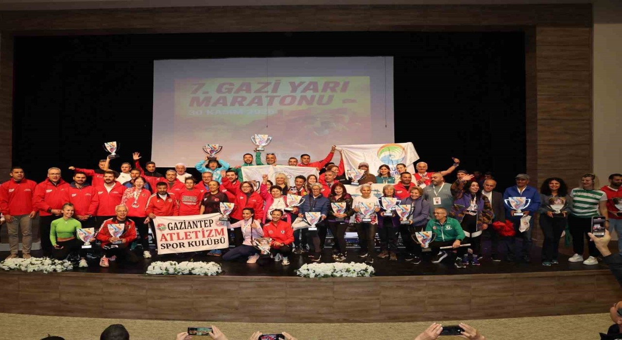 7. Gazi Yarı Maratonunda ödüller sahiplerini buldu
