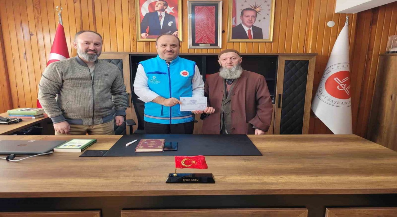 80 yaşındaki emekli imam ve öğretmen oğlundan Gazzeye anlamlı destek