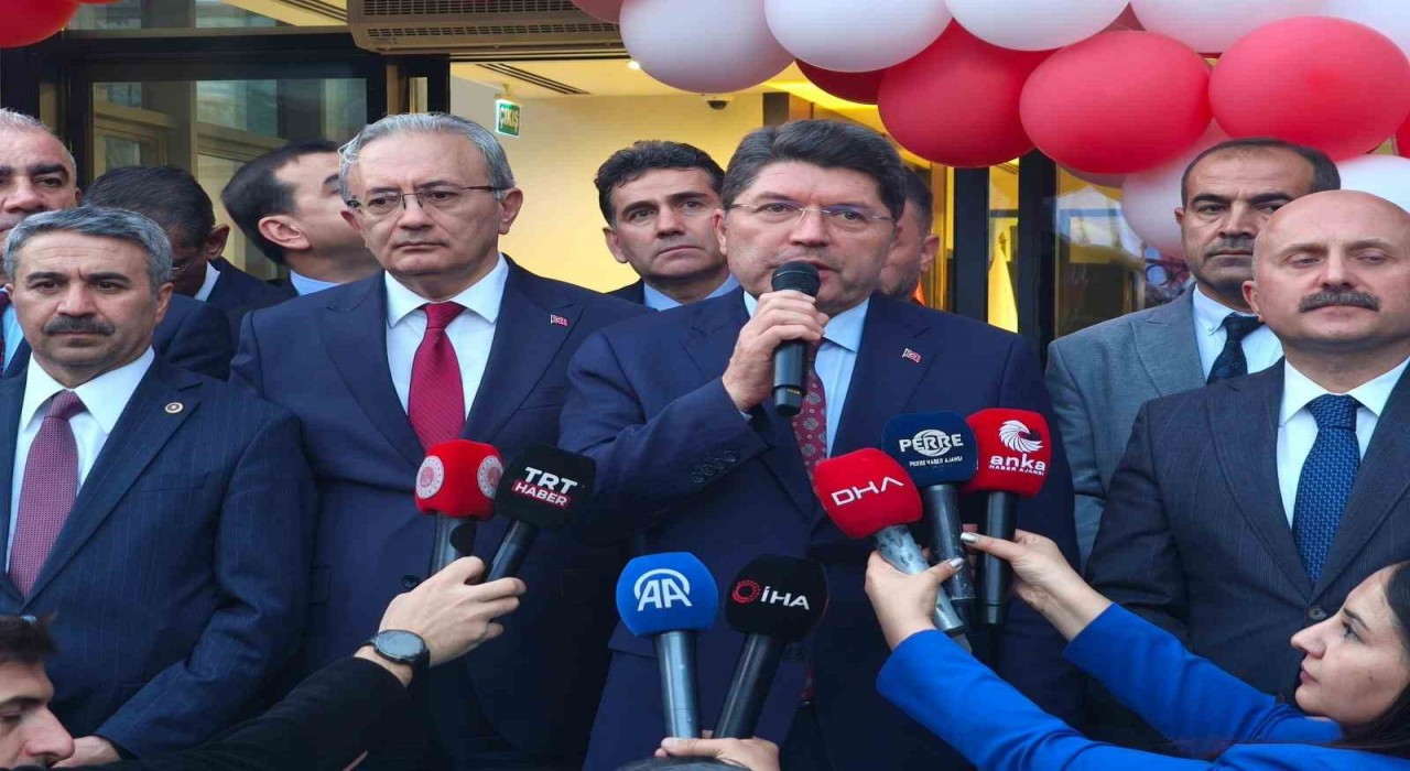 Adalet Bakanı Tunç: Birlik ve beraberlikle Türkiye Yüzyılını inşa edeceğiz