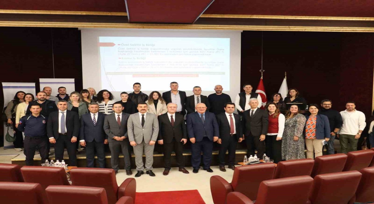 Adalet ve Sanayi İş Birliği Forumu Manisada gerçekleştirildi