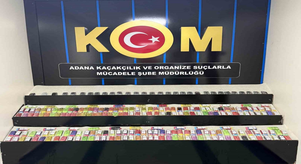 Adanada 3 milyon TL değerinde kaçakçılık operasyonu: Telefonlar, sigaralar ele geçirildi
