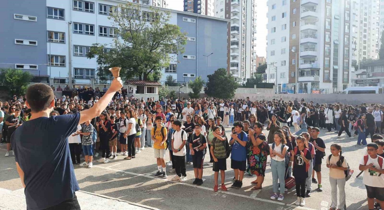 Adanada 547 bin 59 öğrenci yarın ders başı yapacak