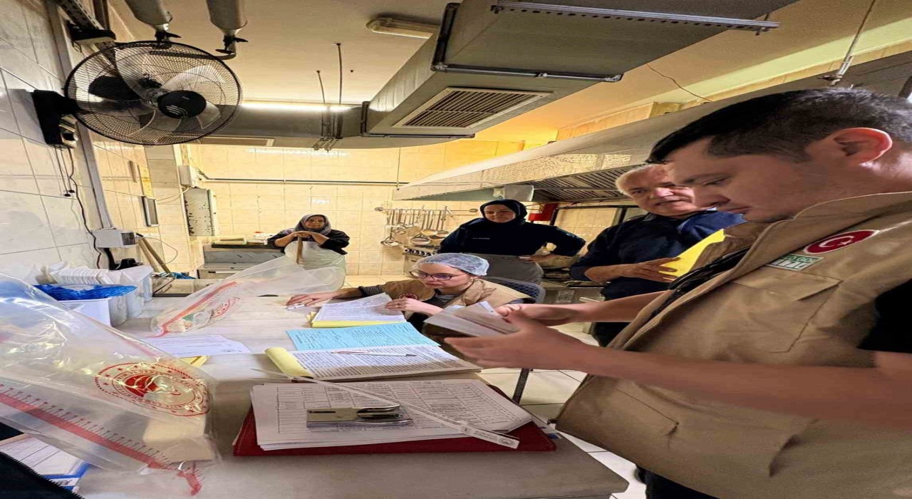 Adanada gıda işletmelerinde denetim: 66 milyon lira ceza kesildi, 18 iş yeri kapatıldı