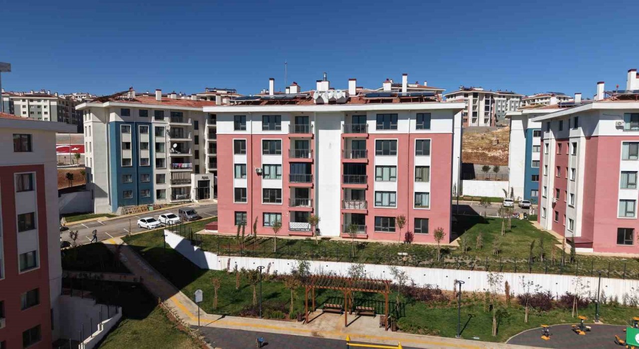 Adıyamanda 350 bininci konutun anahtarı teslim edilecek