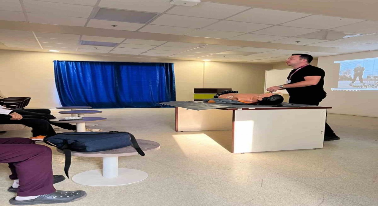 ADÜ Hastanesi personeline Temel Yaşam Desteği eğitimi verildi