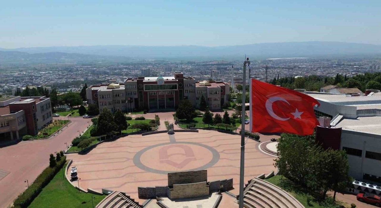 ADÜ Rektörü Kent: ADÜnün geleceğini, üreten gençlerimizle birlikte inşa ediyoruz