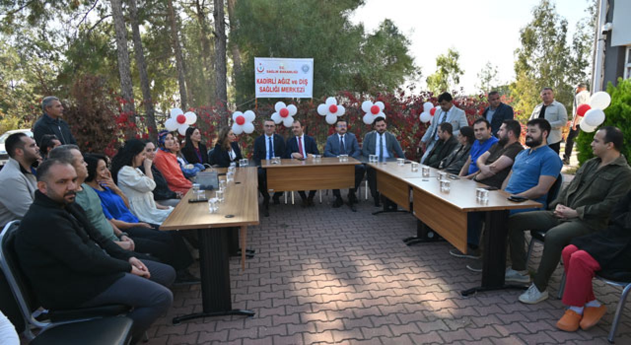 Ağız Ve Diş Sağlığı Haftası'nda Sağlık Çalışanlarına Moral Ziyareti