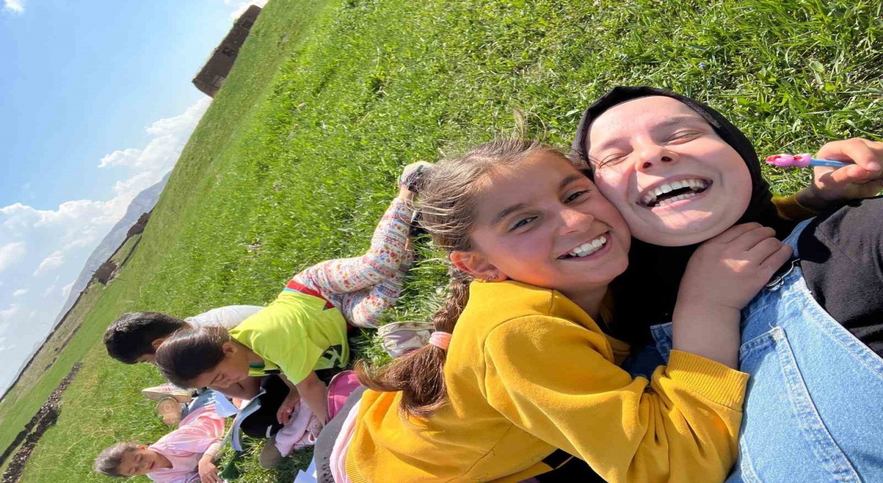 Ağrıda Çalıkuşu ruhunu yaşatan genç öğretmen köy okulunu baştan aşağı yeniledi