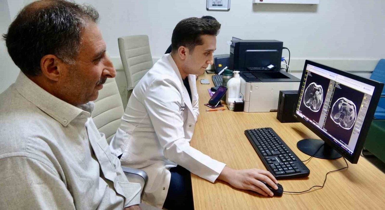 Ağrıda sağlık alanında bir ilke imza atıldı, böbrek tümörü kapalı yöntemle alındı