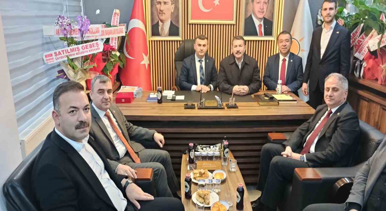AK Parti heyetinden ilçe başkanlığına ziyaret