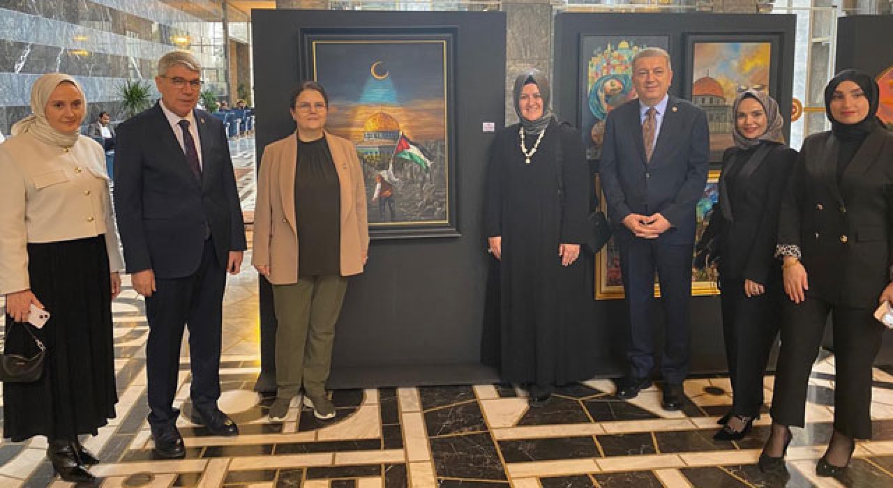 AK Parti Osmaniye Milletvekilleri “Hilalin Işığında” Sergisine Katıldı