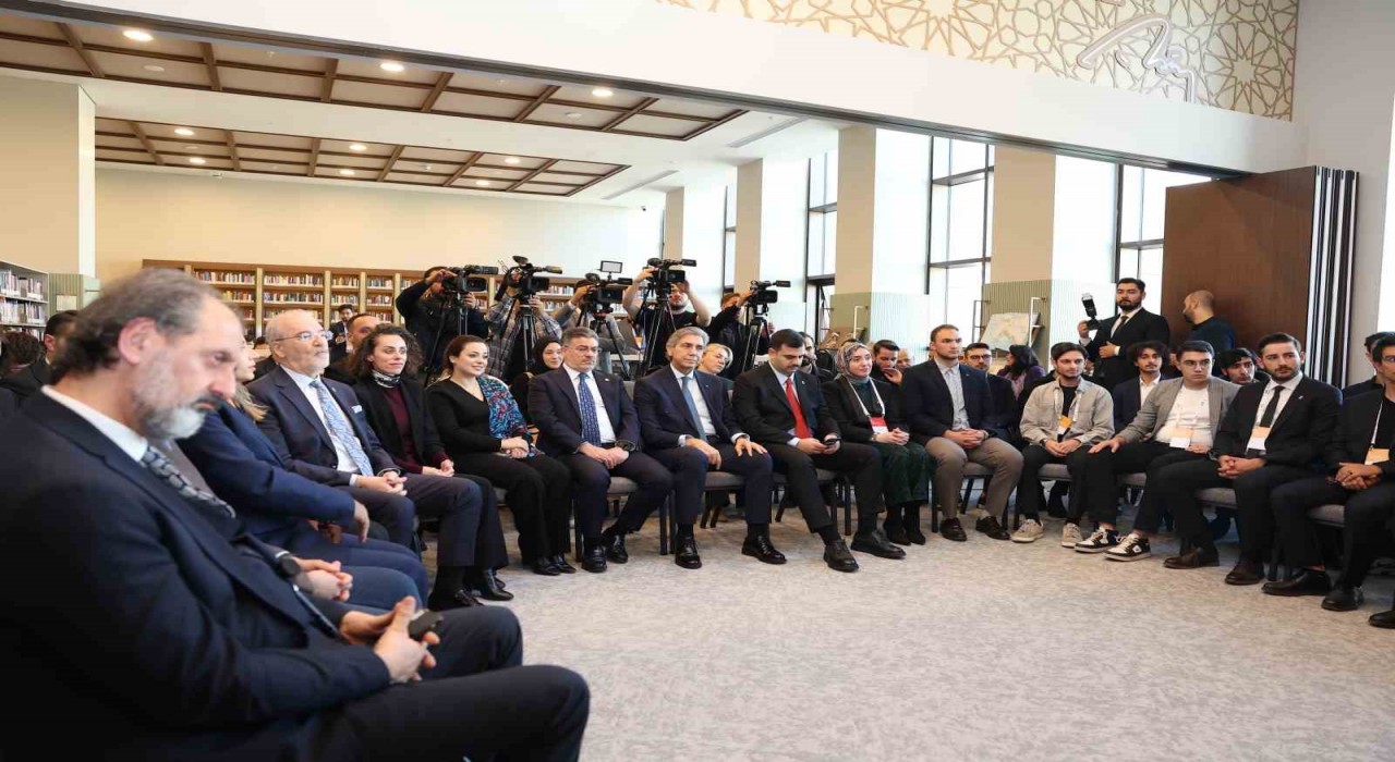 AK Parti Sözcüsü Çelik: Siyasi partilerin bir kısmı sadece ideoloji odaklı siyasi cemaatlere dönüşüyor