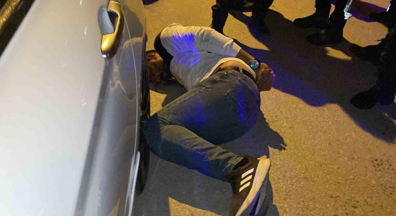 Aksarayda bekçiler ile şüpheli arasındaki kovalamaca kamerada