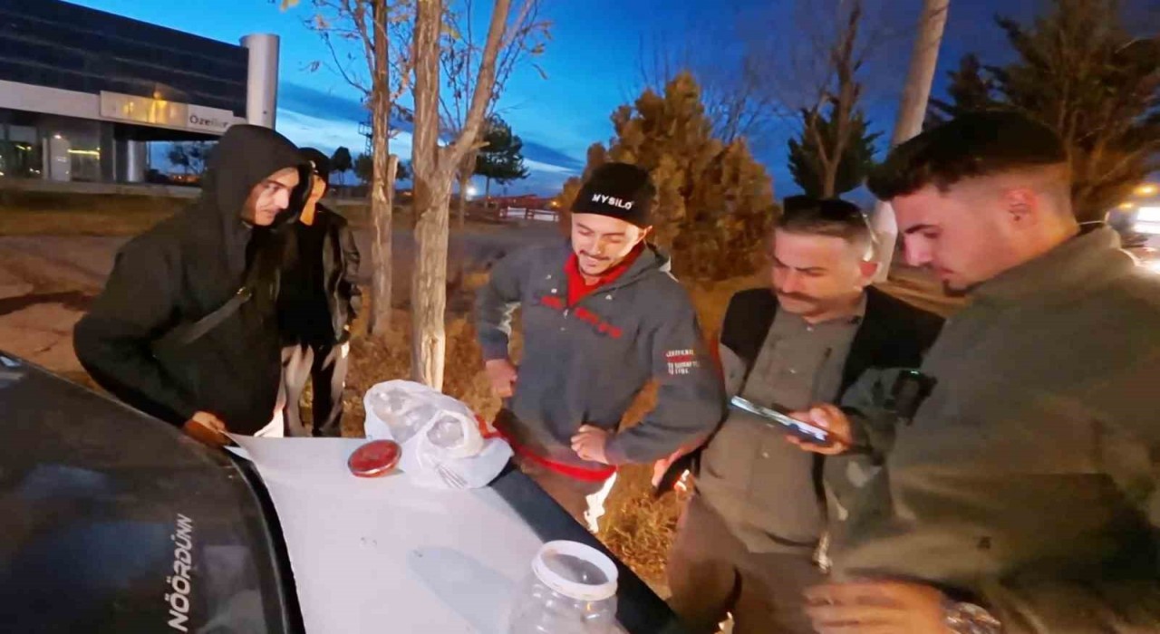 Aksarayda zehrinin litresi 10 milyon dolar olan akrep satışına suçüstü operasyon