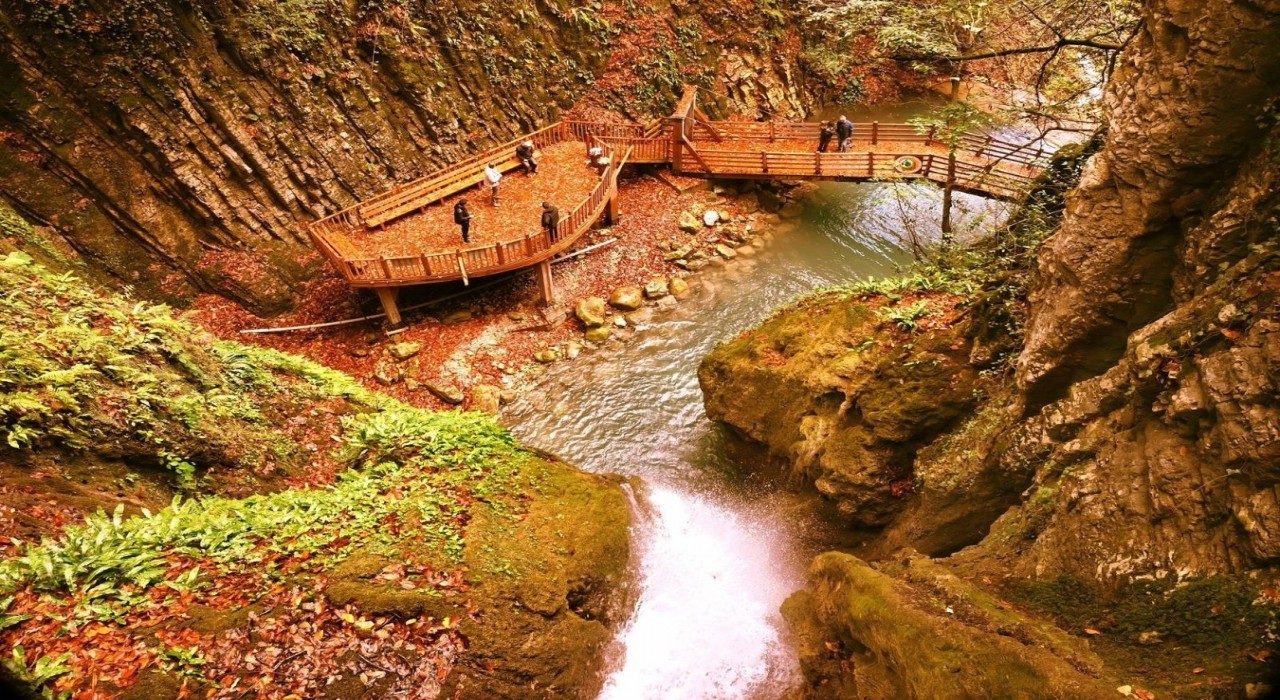 Aktaş şelalesinin doğal güzelliği paylaşıldı