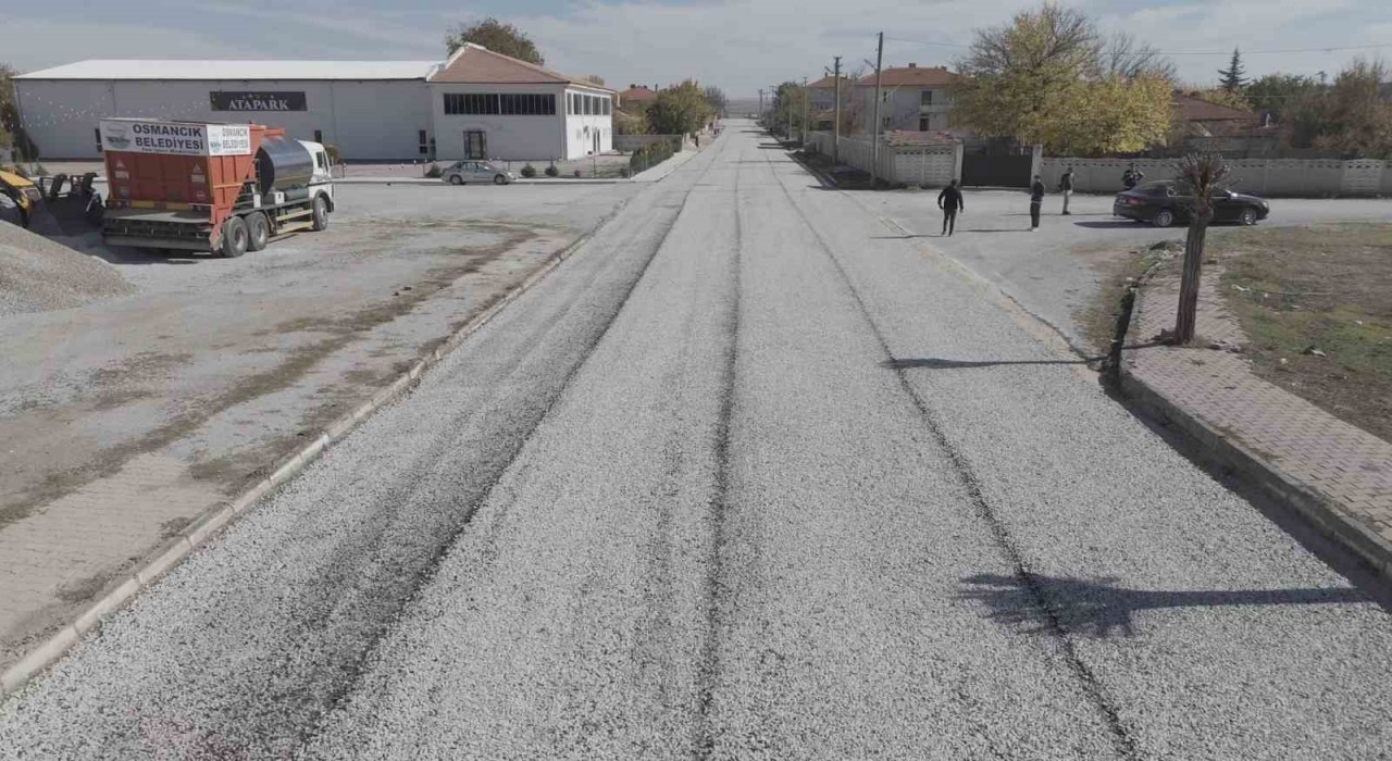 Alacada sokaklar asfaltlanıyor, yılların kanal sorunu çözülüyor