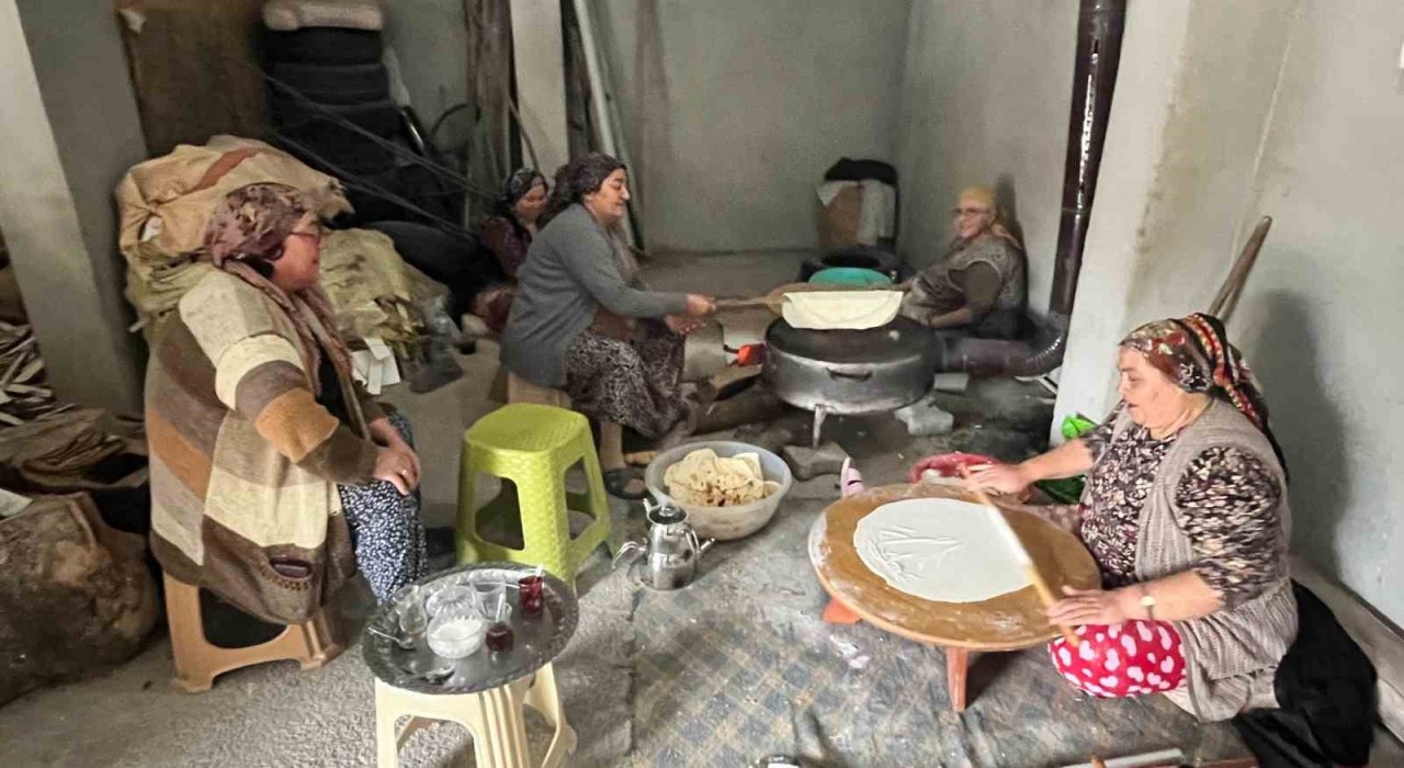 Alaplıda 500 yıllık yufka ekmek geleneği sürdürülüyor