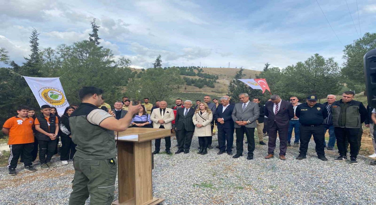 Alaşehirde 3 bin fidan toprakla buluştu