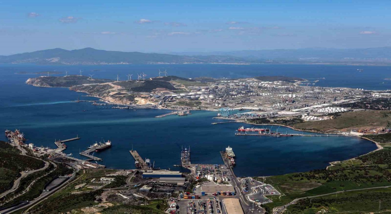 Aliağa limanlarında 73 milyon ton elleçleme yapıldı