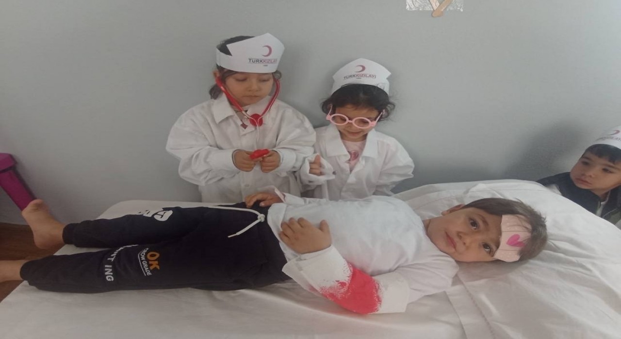 Anamurda miniklerden Kızılay Haftası etkinliği