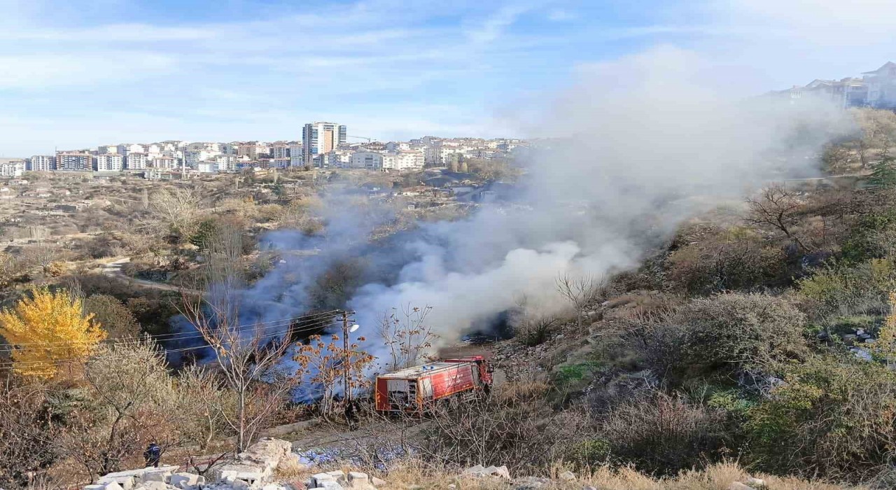 Ankarada çöp yangını kontrol altına alındı