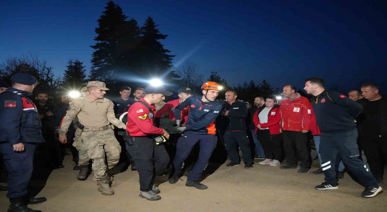 Anne ve oğlunun cenazeleri, Adli Tıp Kurumuna gönderildi