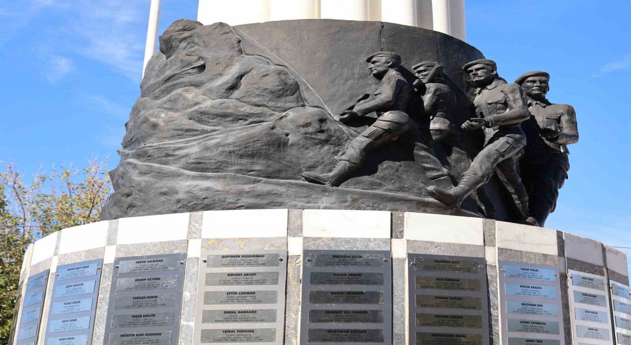 Antalya Şehitleri Anıtı restore edildi