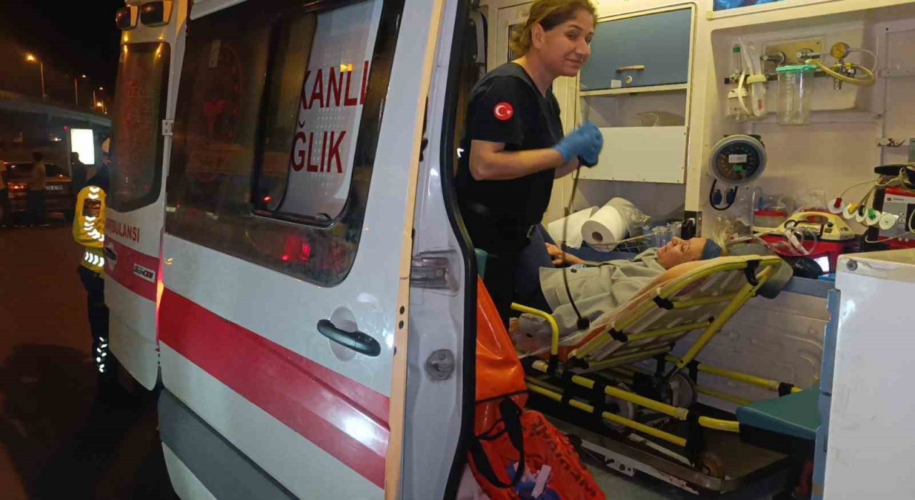 Antalyada iki otomobil çarpıştı: 1 yaralı