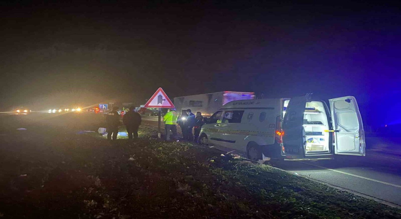 Antalyada otomobil iki öğrenciye çarptı: 1 ölü, 1 yaralı