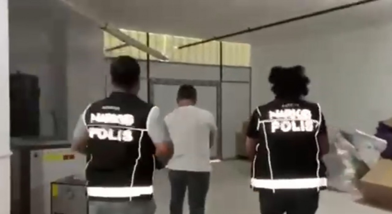 Antalyada uyuşturucu imalathanesine operasyon: 1,8 milyon sentetik ecza hap ele geçirildi