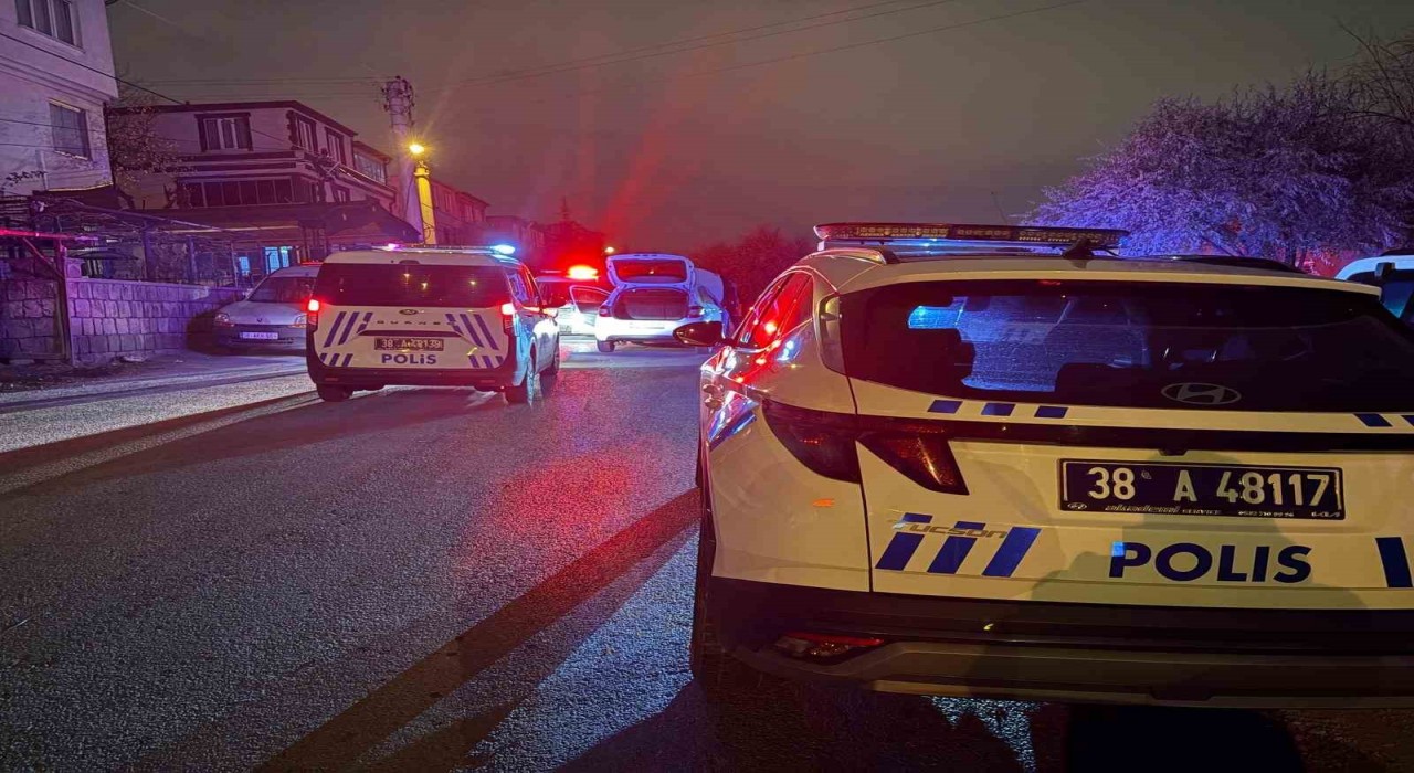 Antalyadan çalınan otomobil Kayseride yakalandı: 1 gözaltı