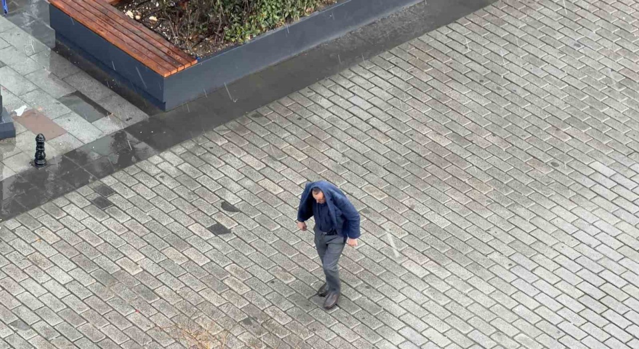 Arnavutköyde dolu yağışı etkili oldu