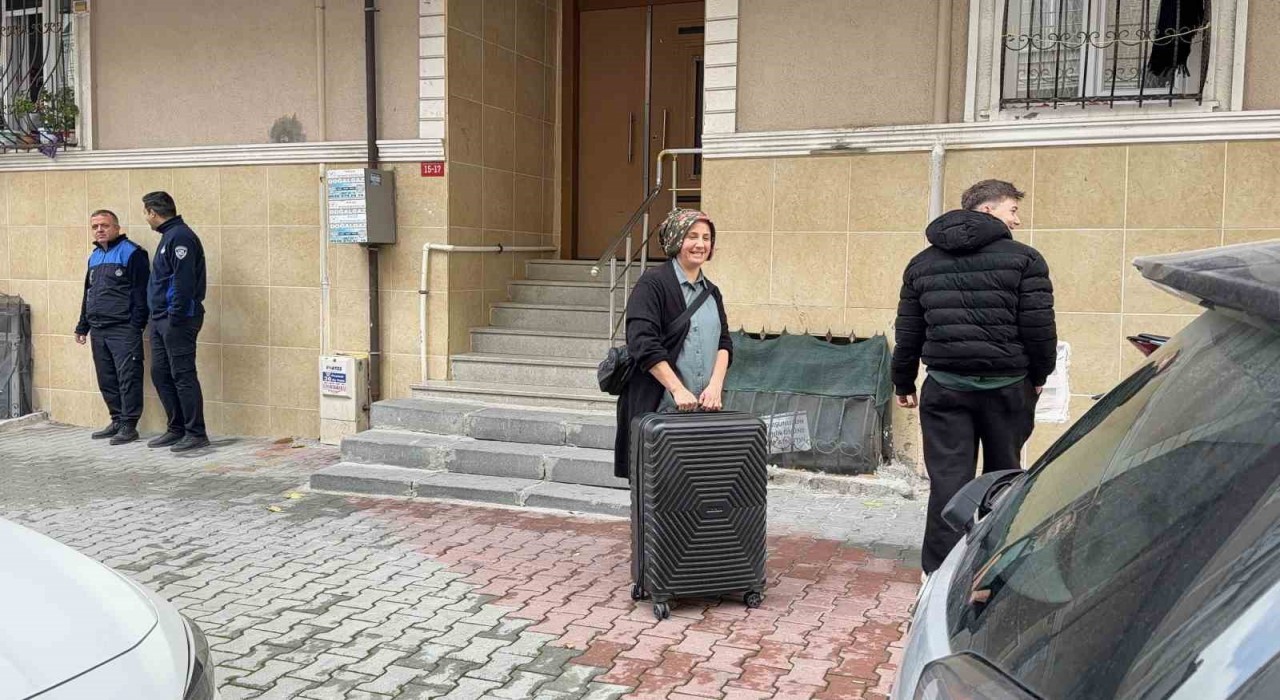 Arnavutköyde istinat duvarı çöken binalarda tahliye işlemi başladı